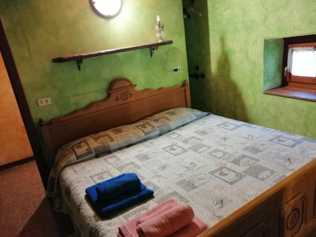 Casa Vacanze La Carbunera Villa Domodossola Buitenkant foto