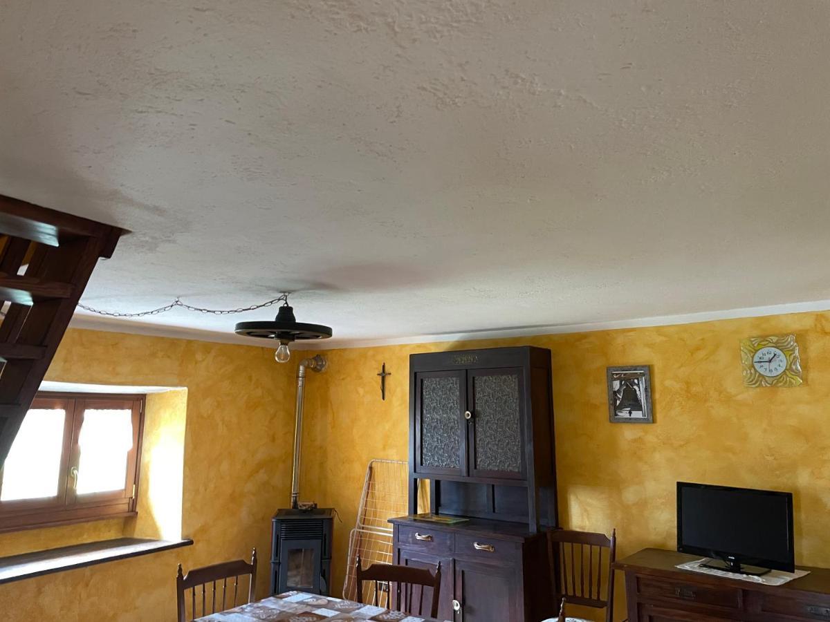 Casa Vacanze La Carbunera Villa Domodossola Buitenkant foto