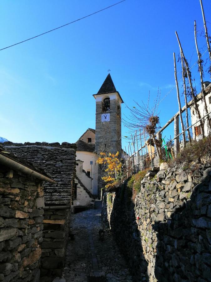 Casa Vacanze La Carbunera Villa Domodossola Buitenkant foto