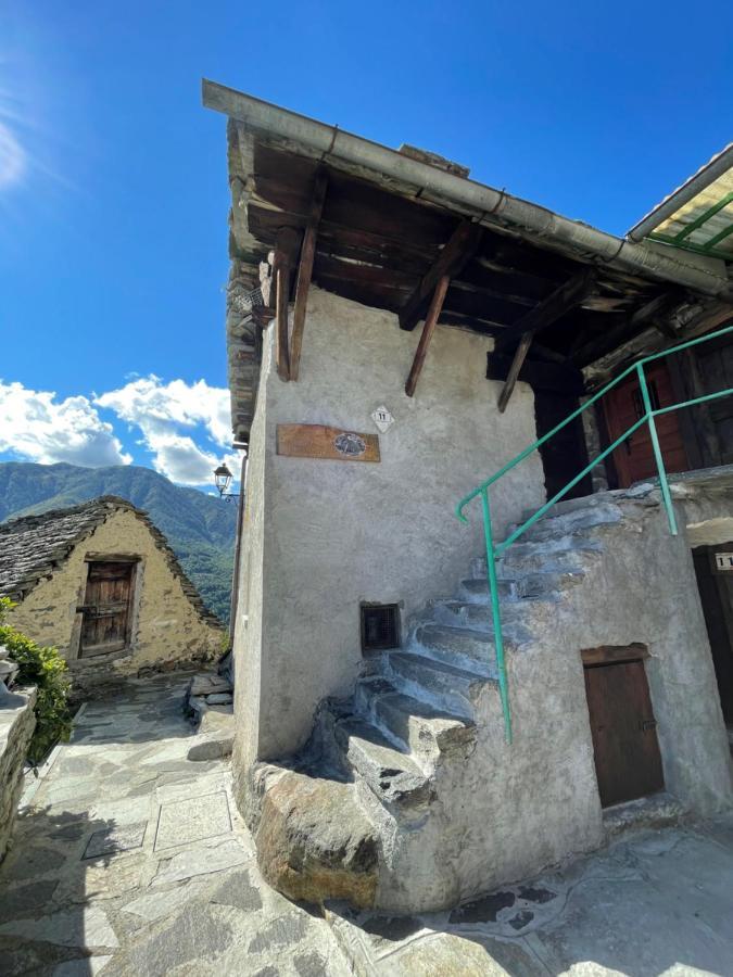 Casa Vacanze La Carbunera Villa Domodossola Buitenkant foto